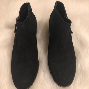 Lucky Brand black zipper ankle booties